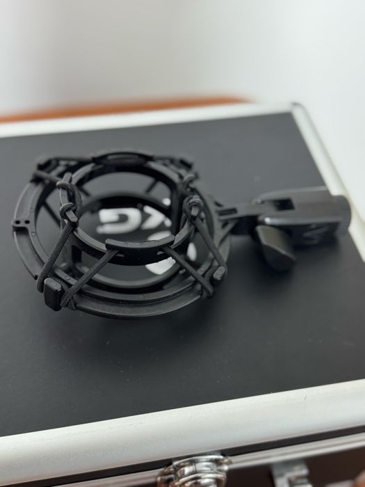 Vând microfon studio Audio-Technica AT 2035
