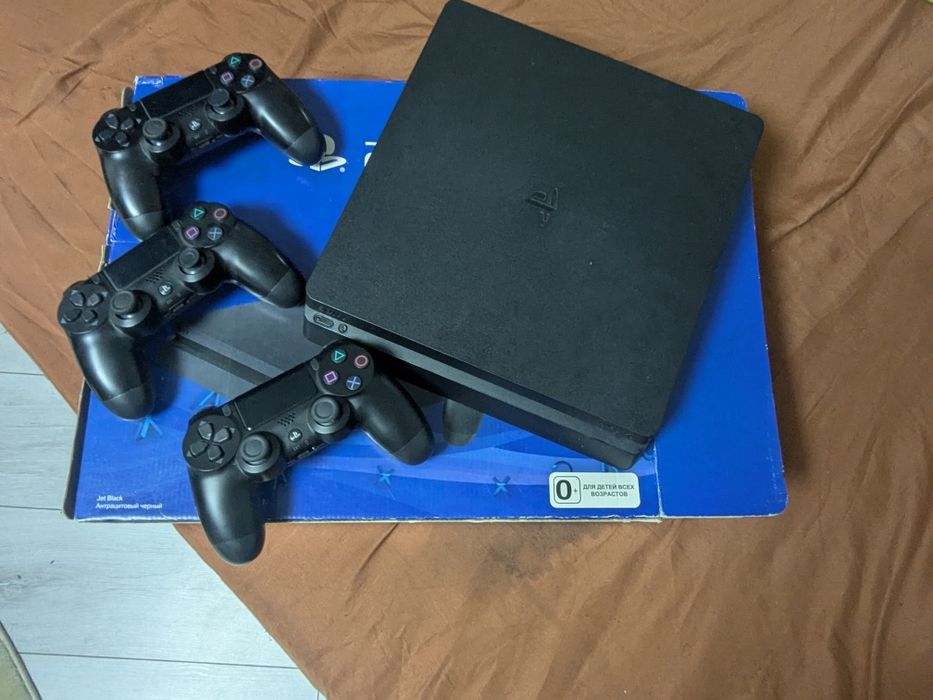 Продам плейстешен 4