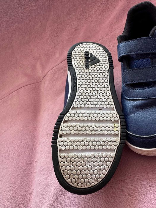 Продавам оригинални детски маратонки ADIDAS  - 34 номер