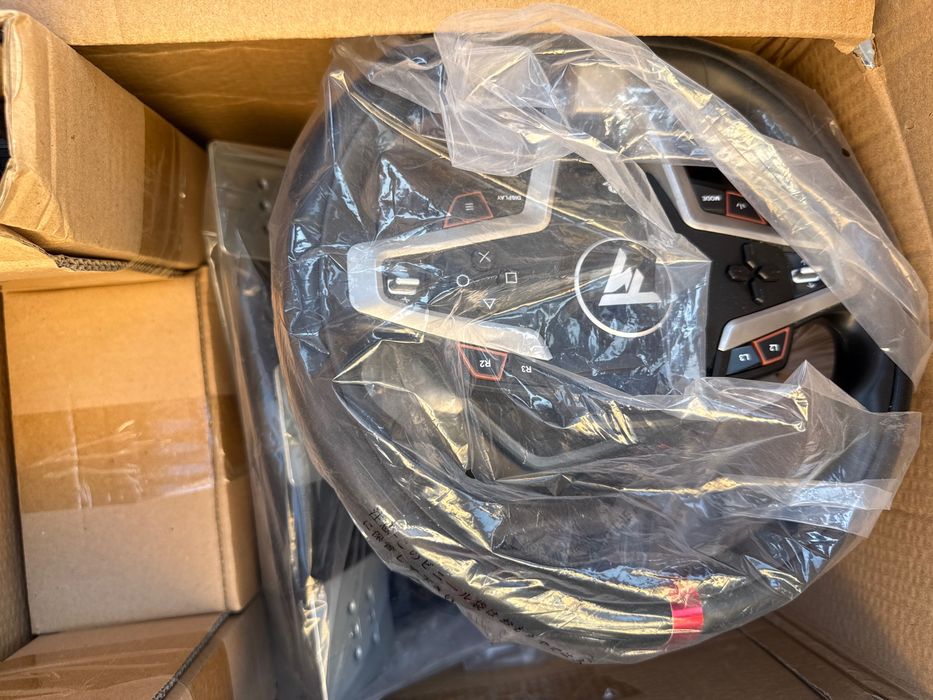 Thrustmaster Чисто нов