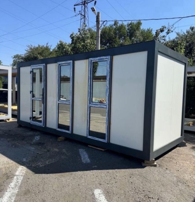 Producători containere pe orice dimensiune. Container vitrina , Contai