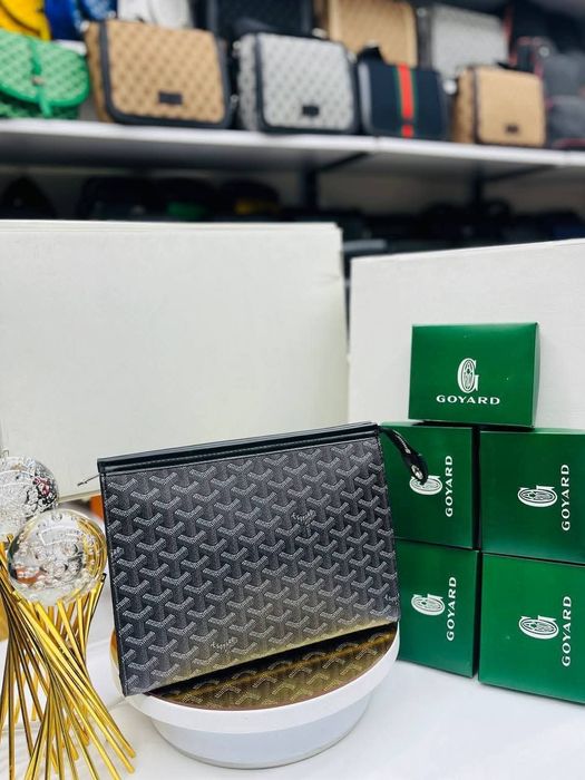Мъжки чанти различни модели Goyard