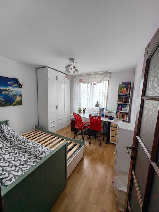 Vând apartament 3 camere