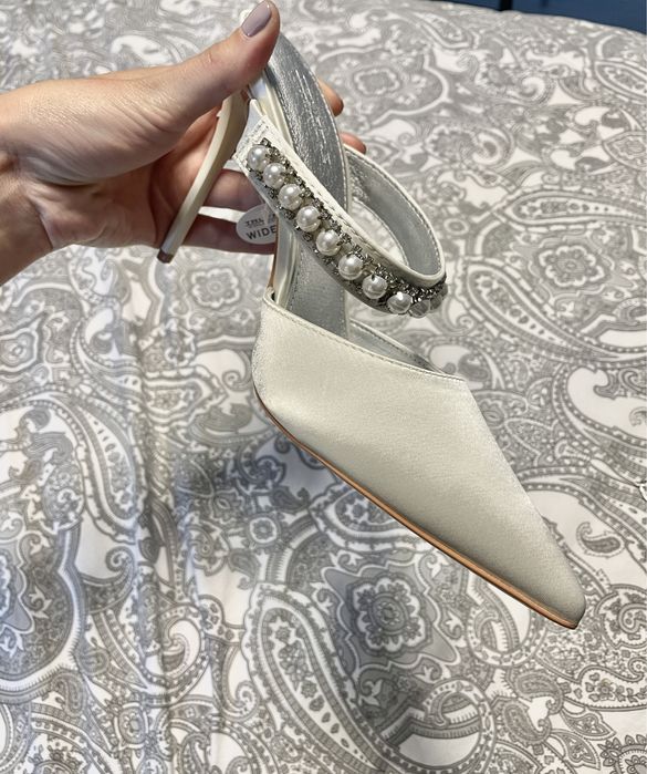 Pantofi mireasa, noi, nepurtati, masura 40, satin, ornati cu perle