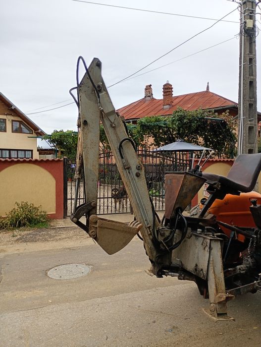Btat de sapat in tiralti la tractor