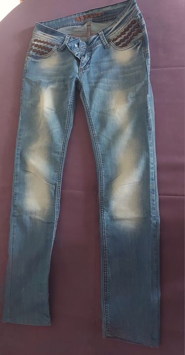 Дамски дънки и панталони