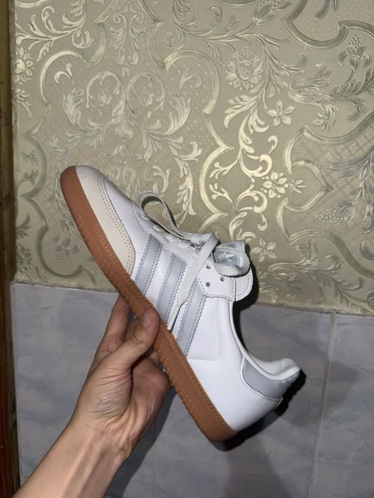 Кроссовки adidas