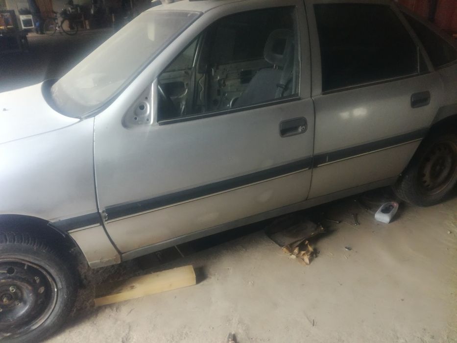 ОПЕЛЬ вектра а и астра ф