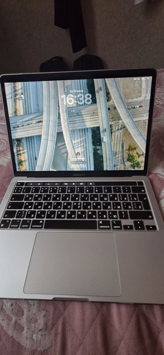 Ноутбук бизнес-класса Apple MacBook Pro 13,3 /M2/8GB/256GB/96% АКБ