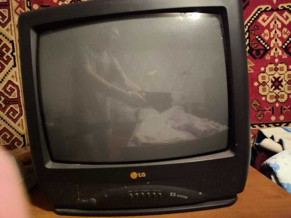 Продам телевизор LG