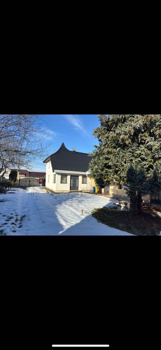 Casa de Vanzare!  Cu toate utilitățile,gradina ,2 garaj,