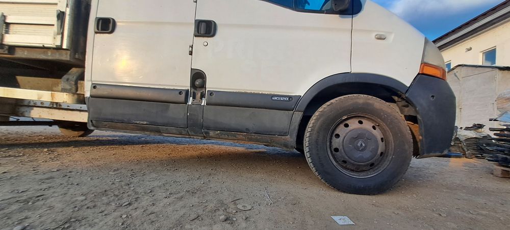 Renault Master 2.5 dCi 120 CP – Autoutilitară N1, motorină, stare bună,6 locuri
