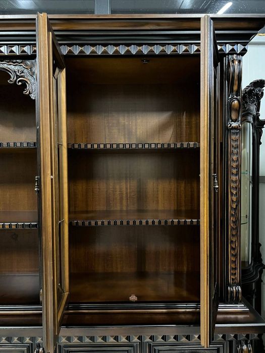 VÂND Vitrină/Bibliotecă din lemn masiv complet restaurată  în stare impecabilă