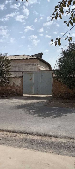 Parkent tumanida Hovli sotiladi