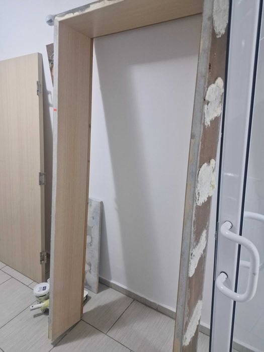 Продава се входна врата