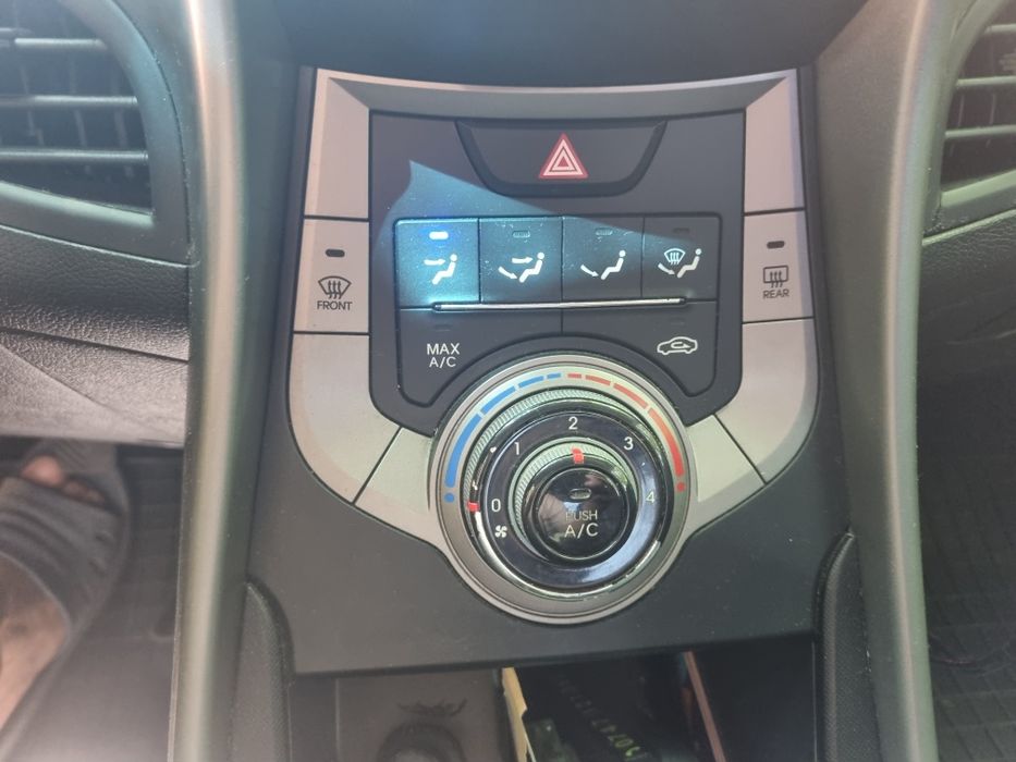 Hyundai Elantra 2013