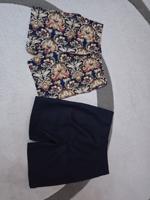 Продавам 2броя къси панталонки за 10лв. Размер М