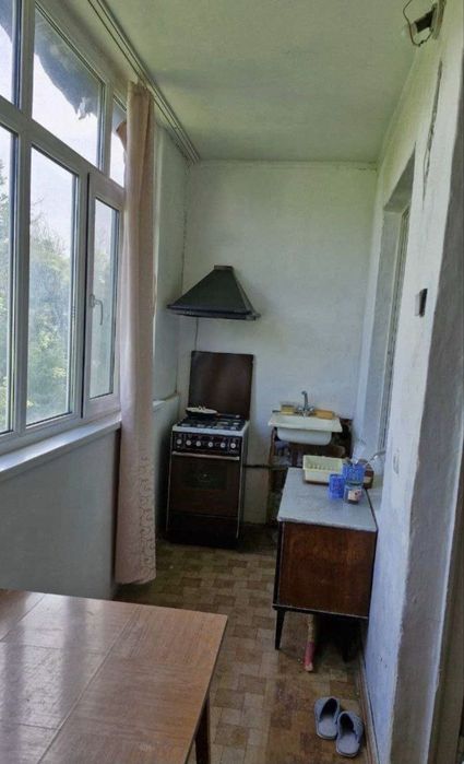 Юнусабад 11 квартал. Продается квартира 2/4/4