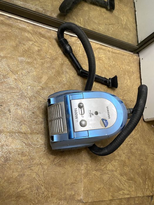Пылесос SAMSUNG рабочий
