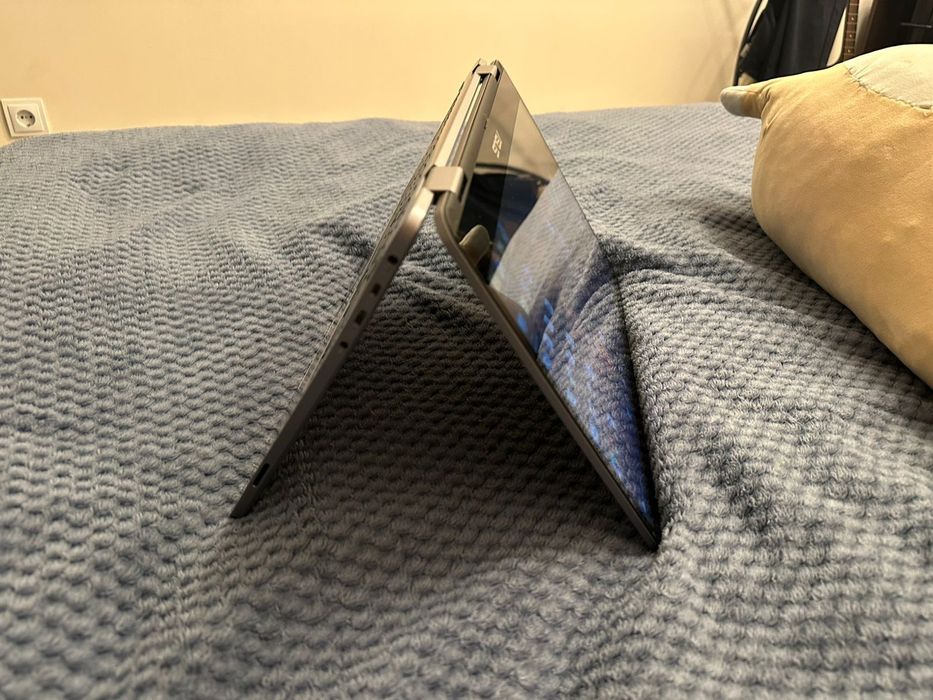 Продам ноутбук .