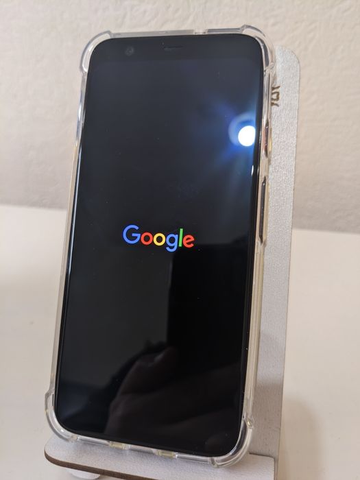 Продам смартфон Google pixel 4 на 128 Гб.