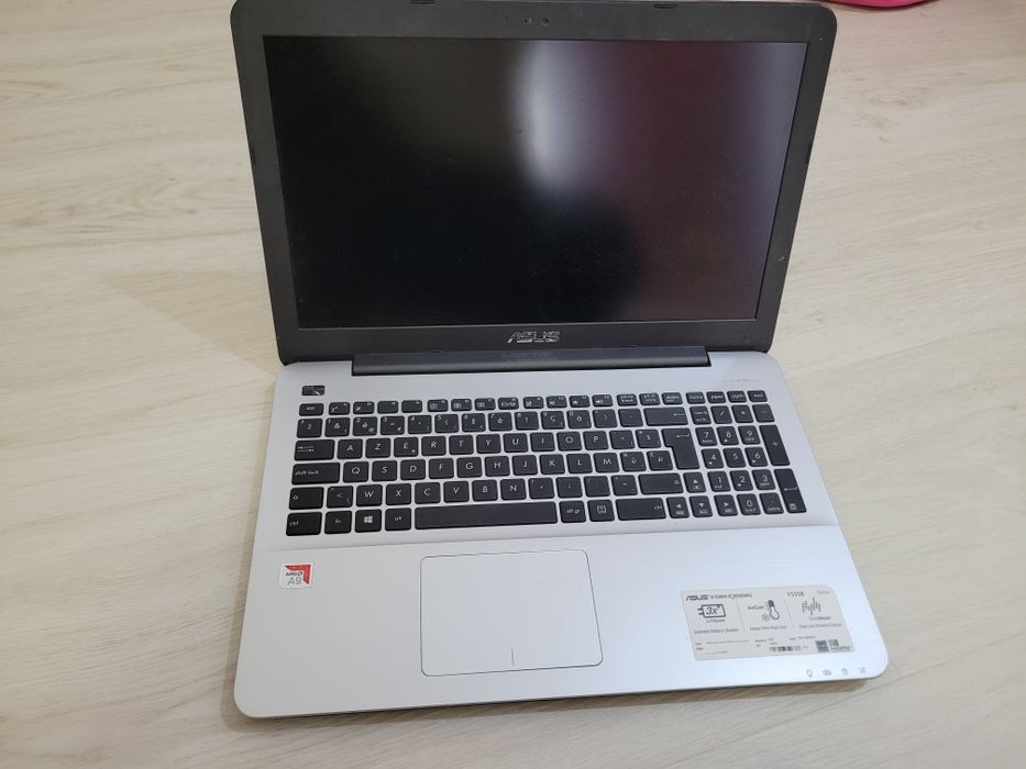 Leptop Asus F555B
