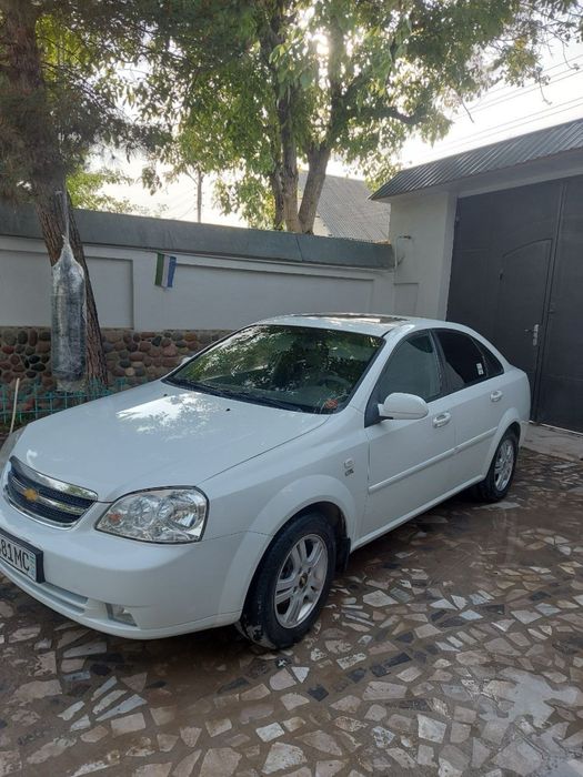 Ласетти 1,6. Цвет белый.