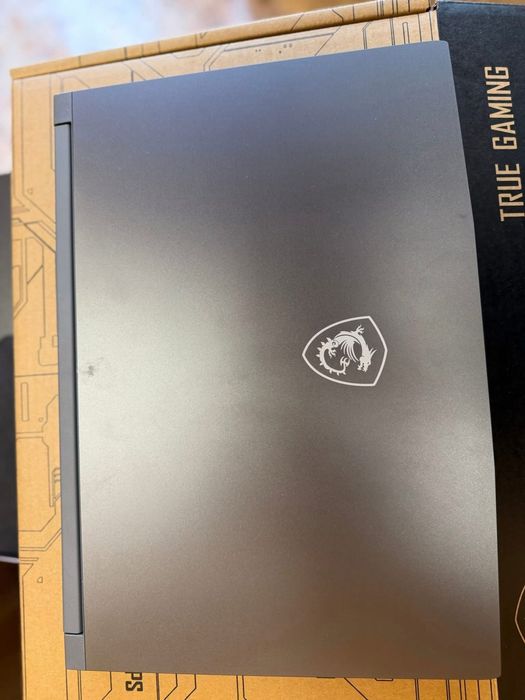 Геймърски лаптоп MSI
