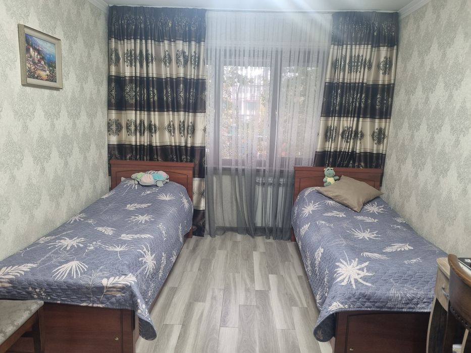 Продаётся 3х комнатная квартира возле метро БИЙ.