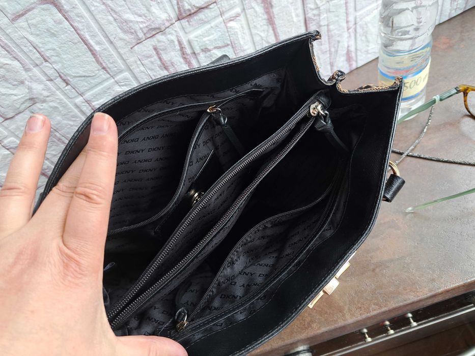 дамска чанта,DKNY,черна Дона Карън
- естествена кожа