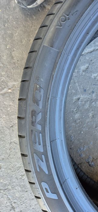 4 anvelope vara Pirelli,fata 245/40/21,spate 275/35/21.Pretul este pe bucata.