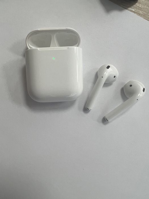 Продам AirPods