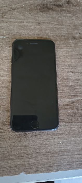 Vând telefon iPhone 8 64Gb 76 baterie