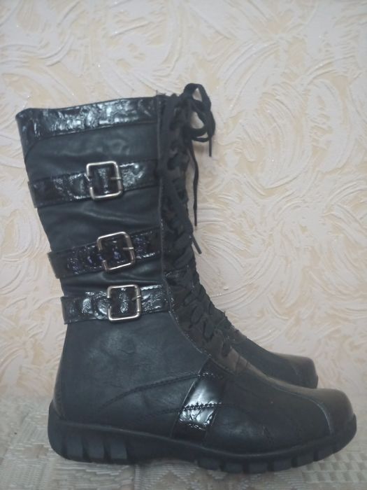 Новые сапожки (32 -33 размеры)