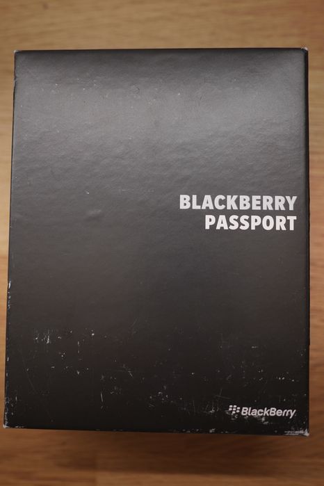 Vand Blackberry Passport Alb sigilat, garantie