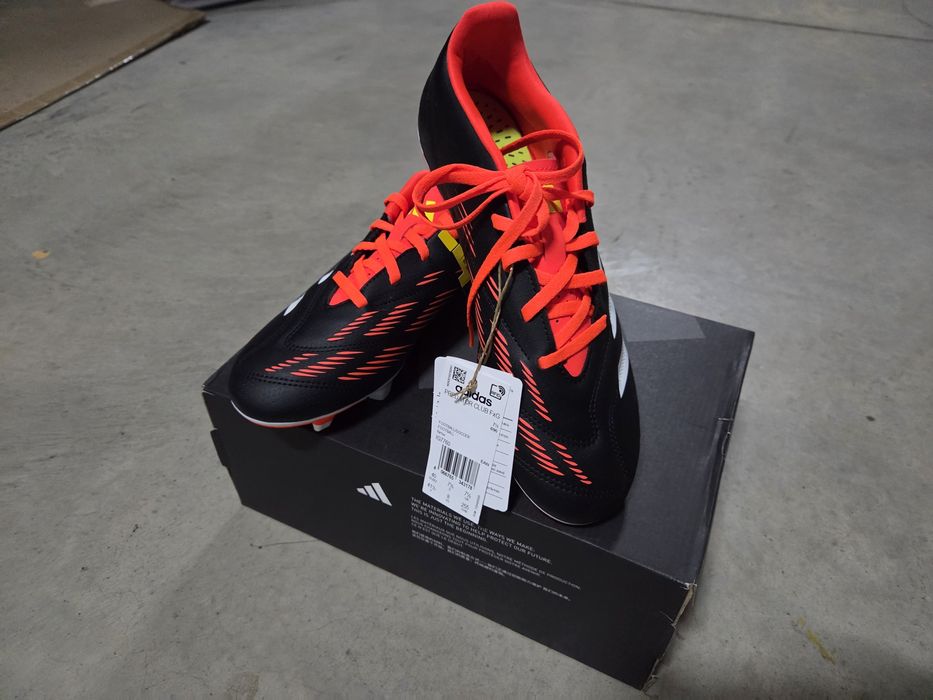 Футбольные бутсы ADIDAS