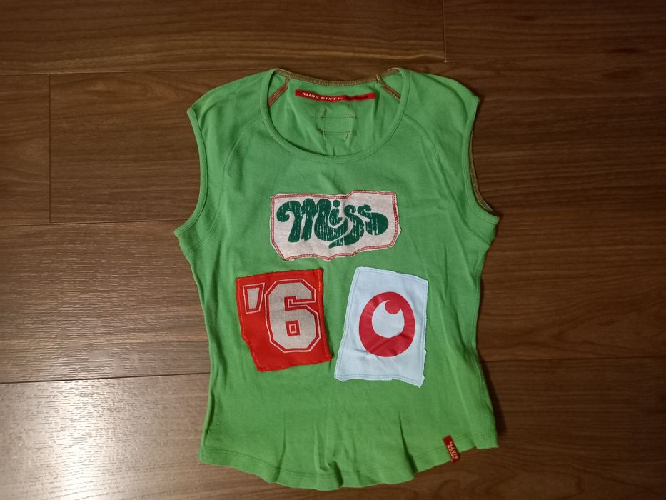 лот от различни блузи