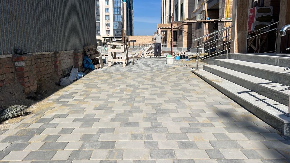 Укладка брусчатки. Асфальт