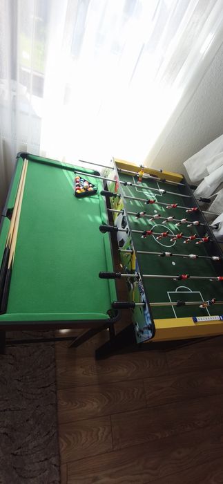 Masa de biliard și masa de fotbal