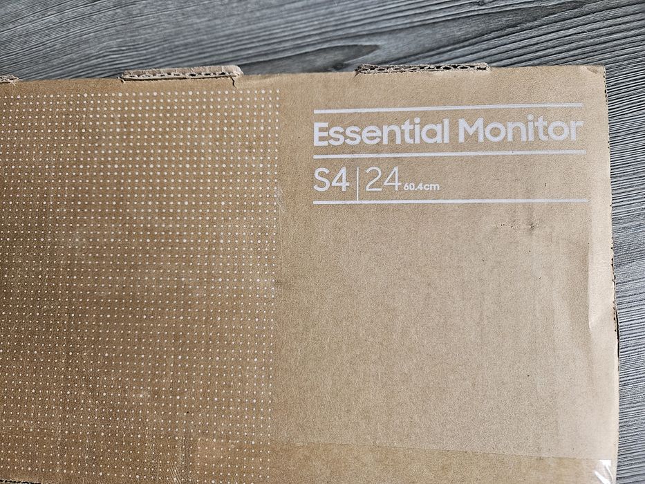 Монитор Samsung Essential S4, 24 inch