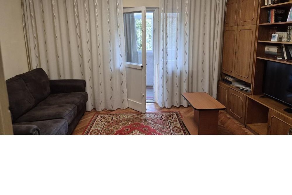 Etaj 1-Podul de Fier Intersectie-3C  Decomandat-doua bai-bloc pe cadre