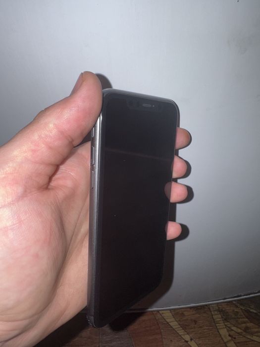 iPhone 11 black 128 gb