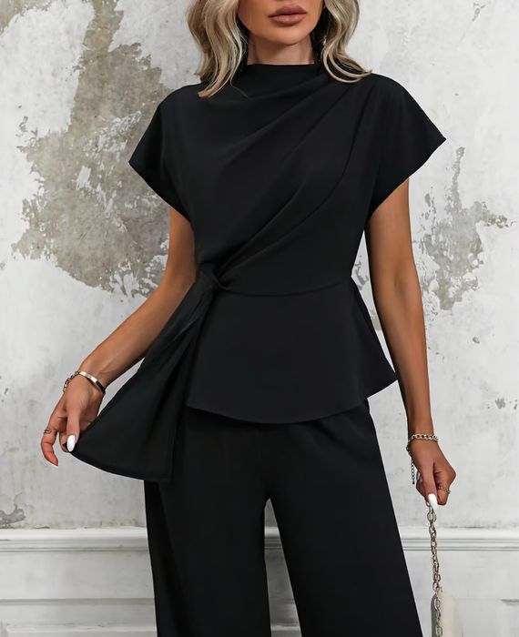 Продам новый Черный костюм