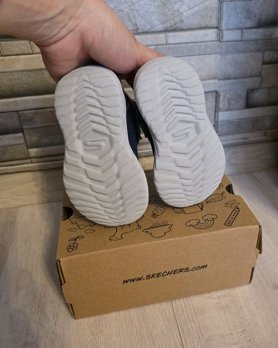 Adidași Skechers pentru copii, mărimea 22