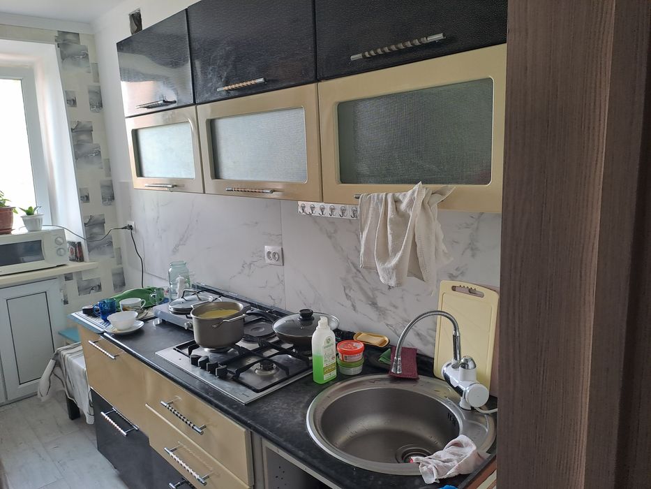 Срочно продам кухонный гарнитур