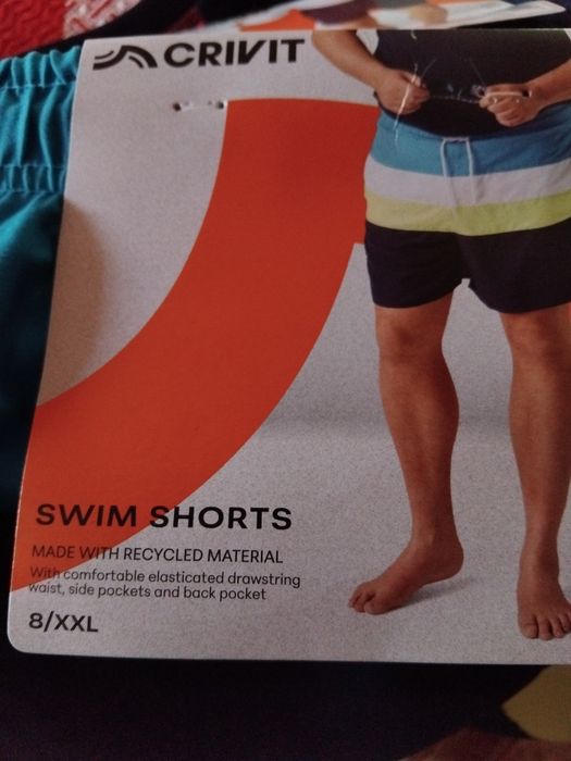 Vând 2 buc.șort plajă 60 lei