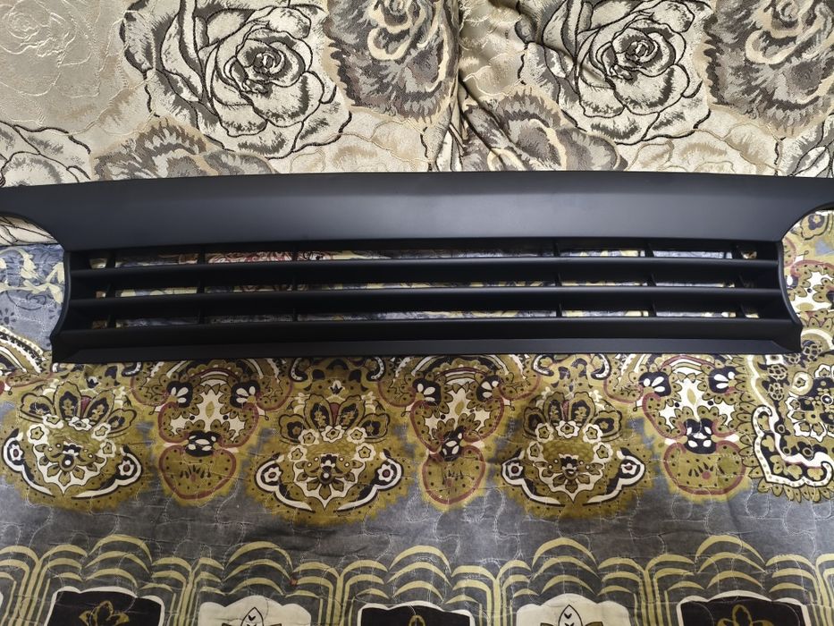 Решетка радиатора Фольксваген гольф 3