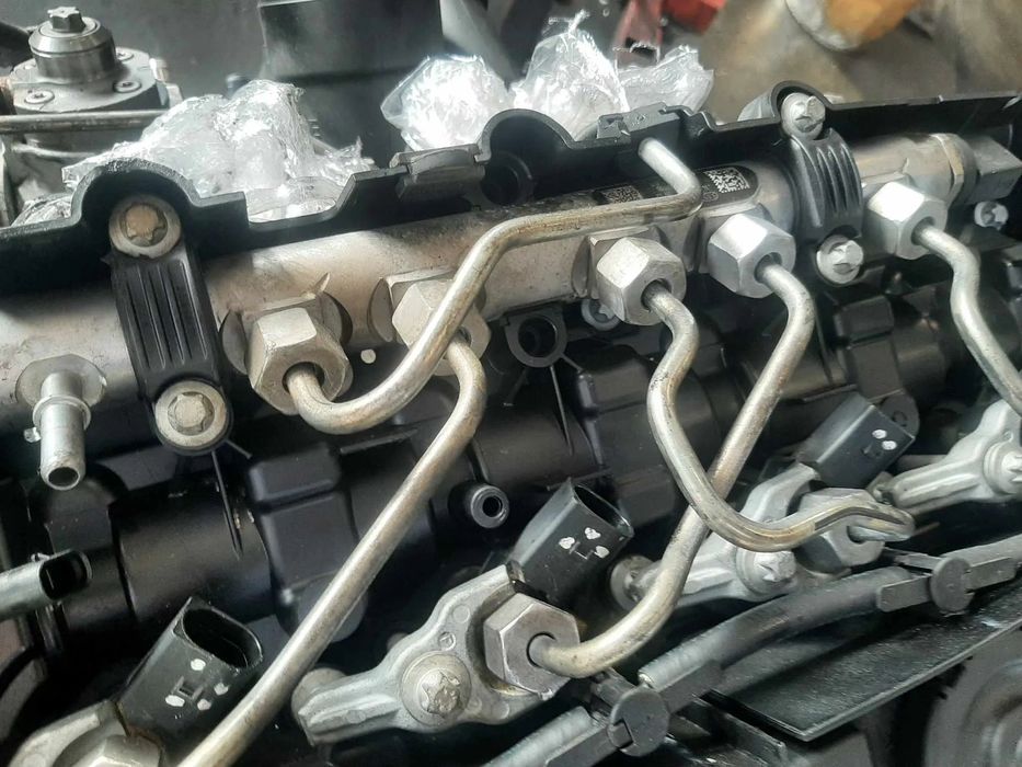 rampa injectoare 2.0 d n47d20d bmw seria 5 f11 f10 f07 seria x3 f25 seria 3 f31 f80 f30 0445214135