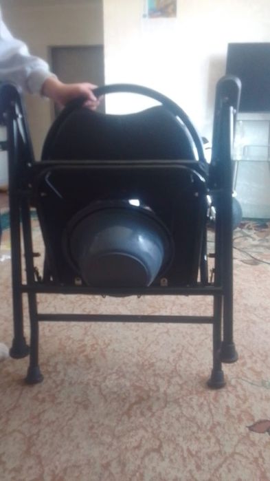 Кресло-каталка туалет