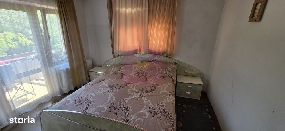 Casa cu 4 camere de vanzare in Campina